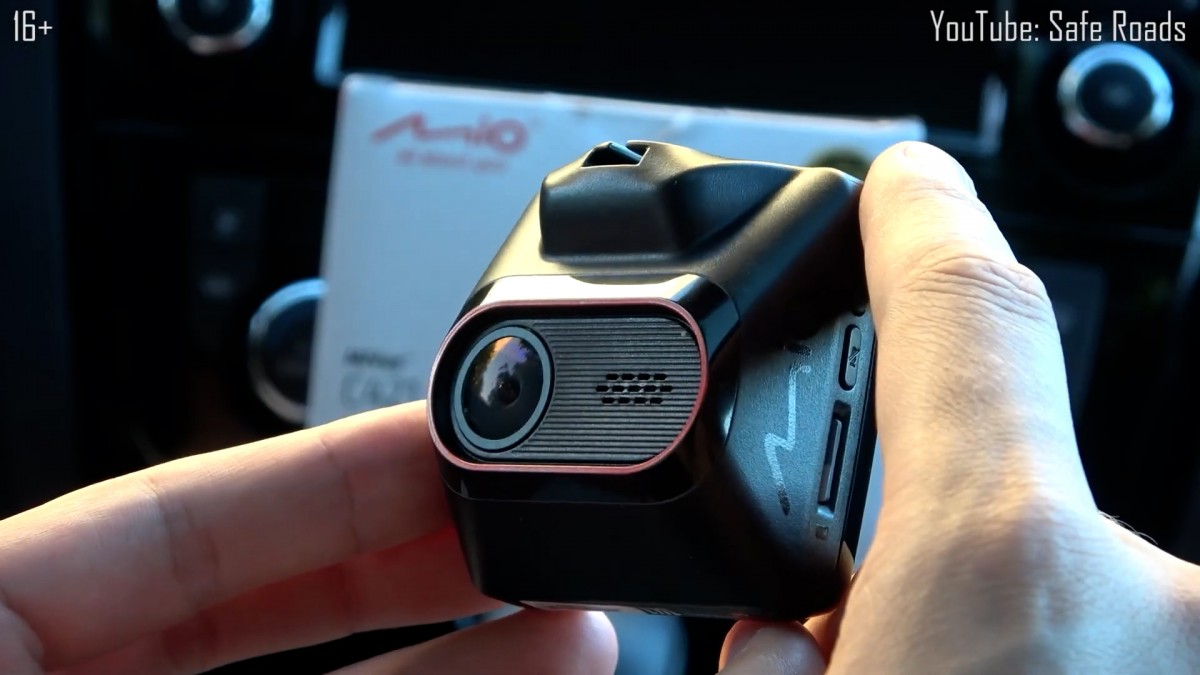 Mio MiVue C421 / Обзор видеорегистратора с классическим функционалом Mio MiVue C421 / Обзор видеорегистратора с классическим функционалом