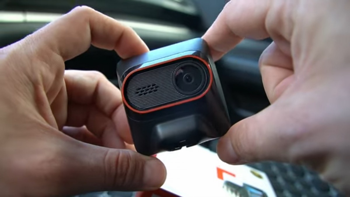 MIO MiVue C430 / Бюджетный и компактный видеорегистратор с GPS информатором