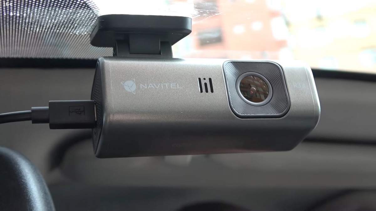 Navitel R33 / Сверхбюджетный видеорегистратор с WiFi!